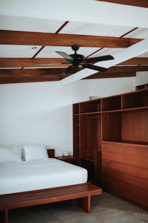 Salvatierra Beachfront Hotel *